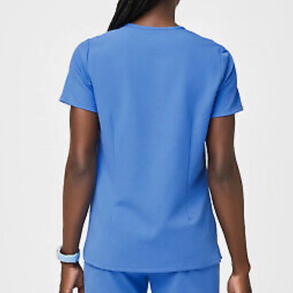 Figs Casma Three Pocket Scrub Top Capri Blue - Picture 2 of 9